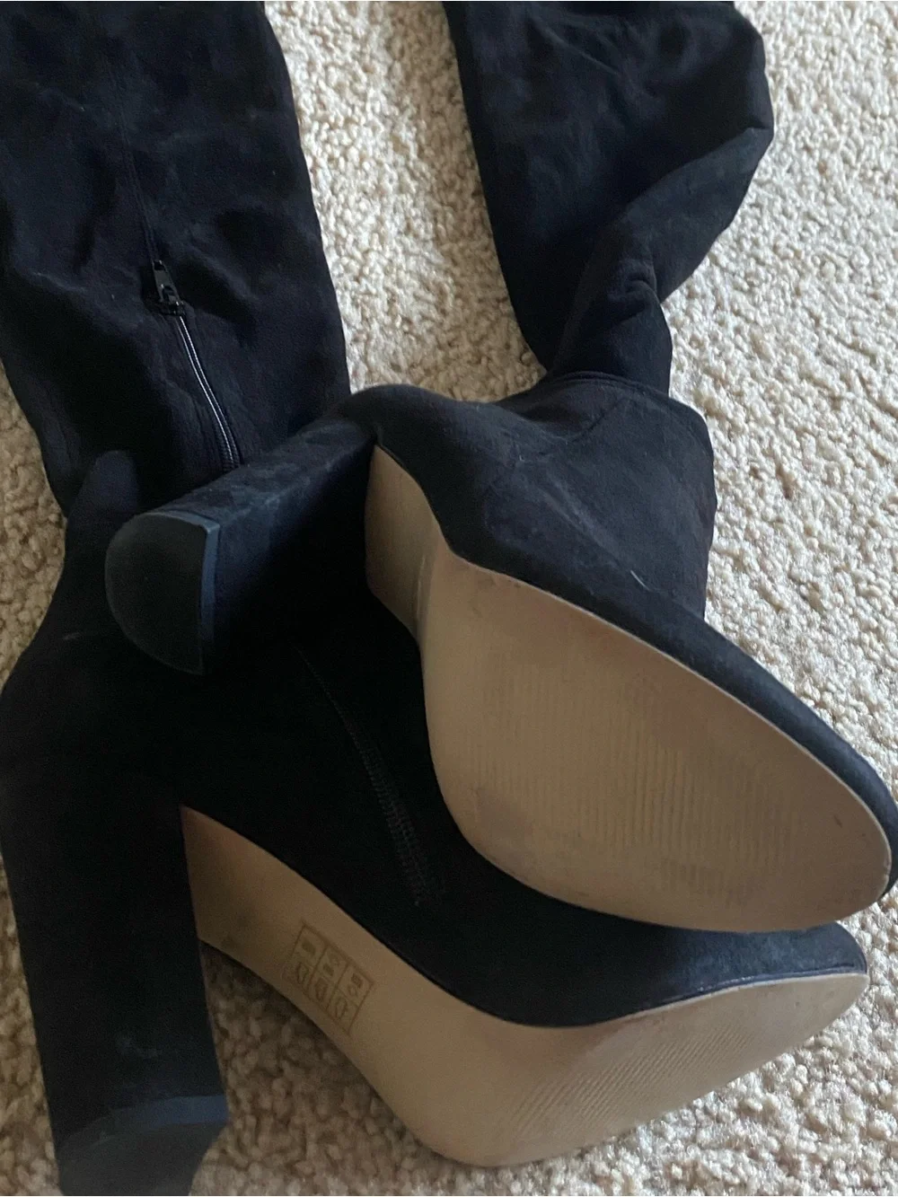 Aldo sleek over